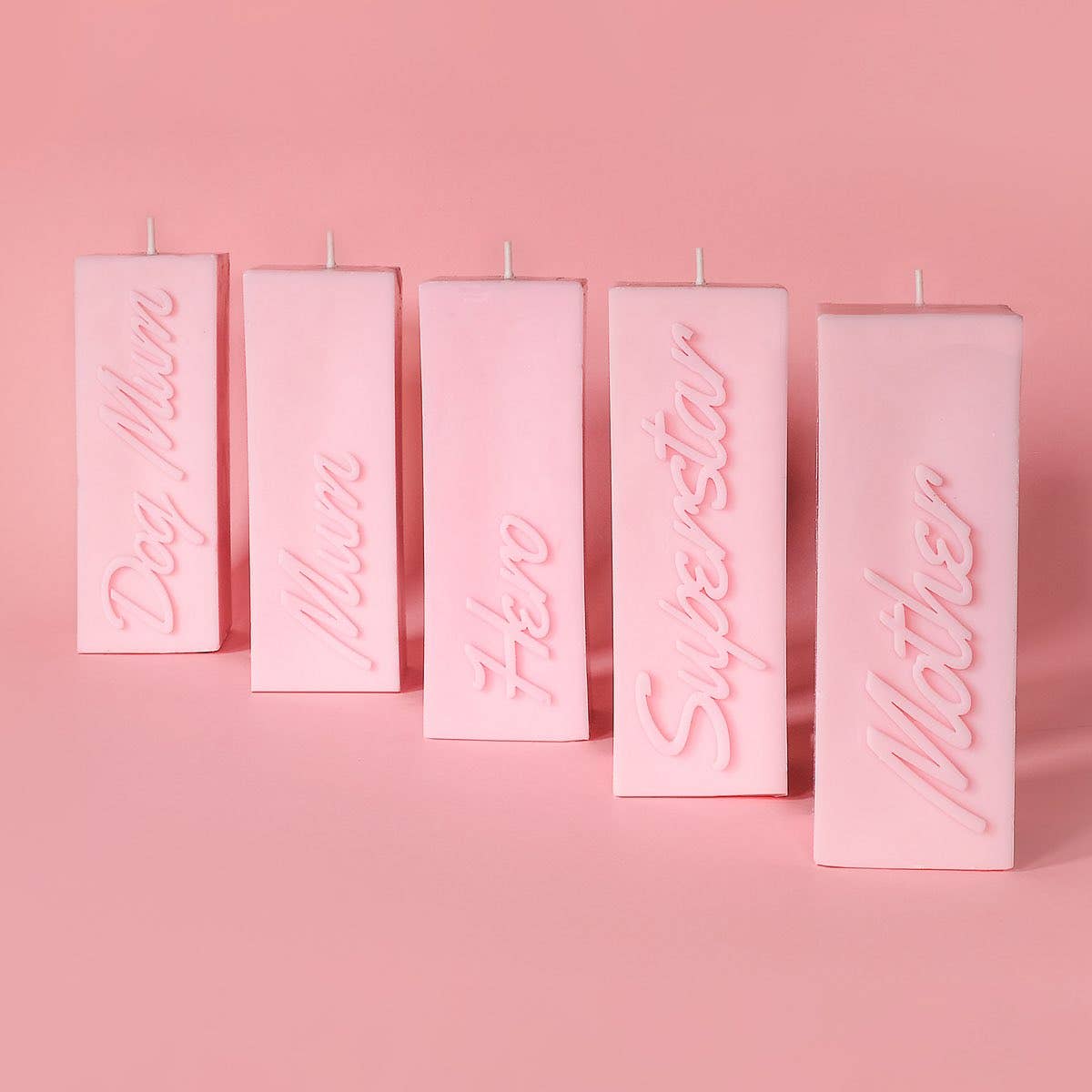 Bougie pastel rose « Dog Mum »