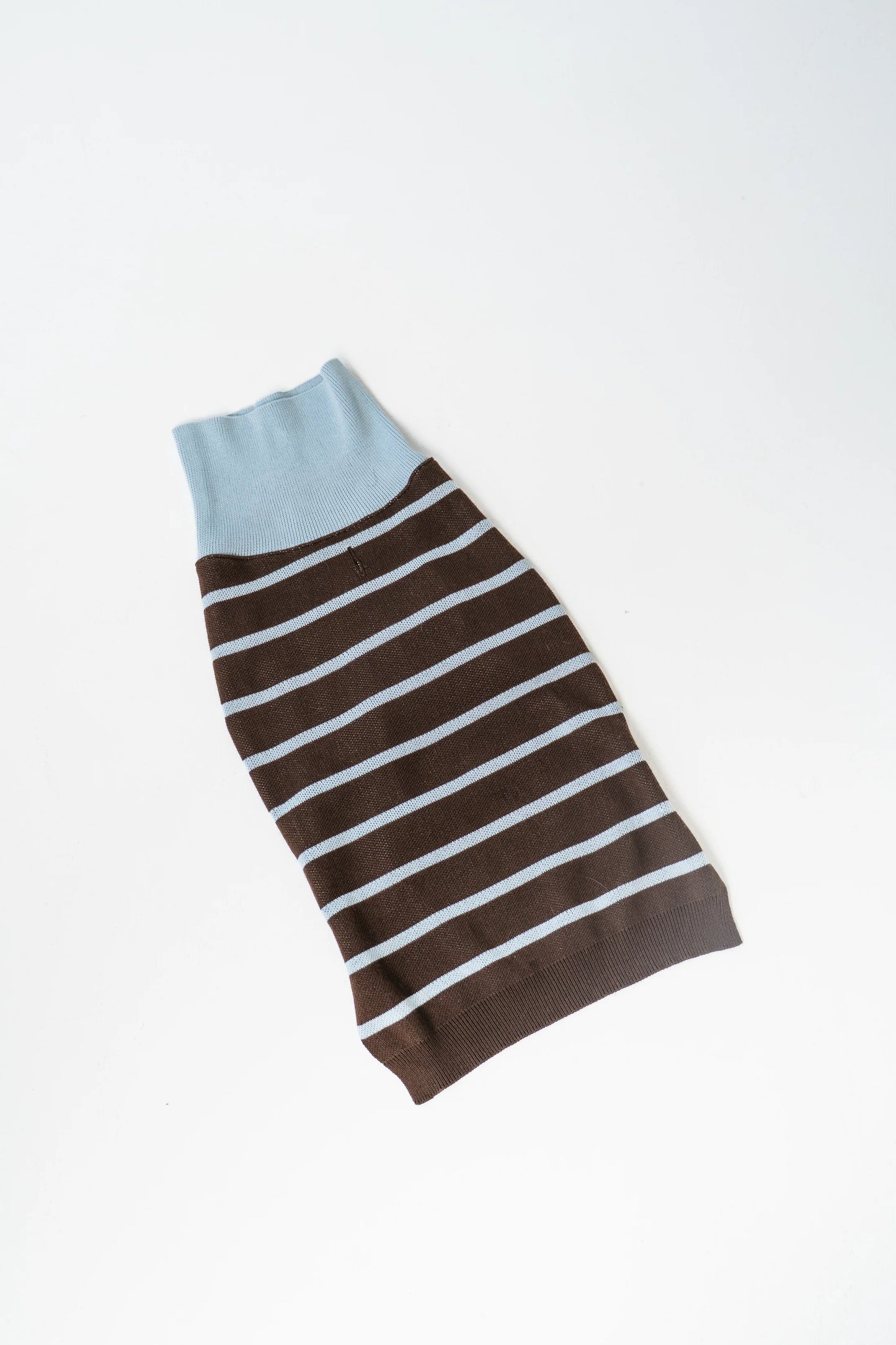 Pull pour chien marron rayé bleu