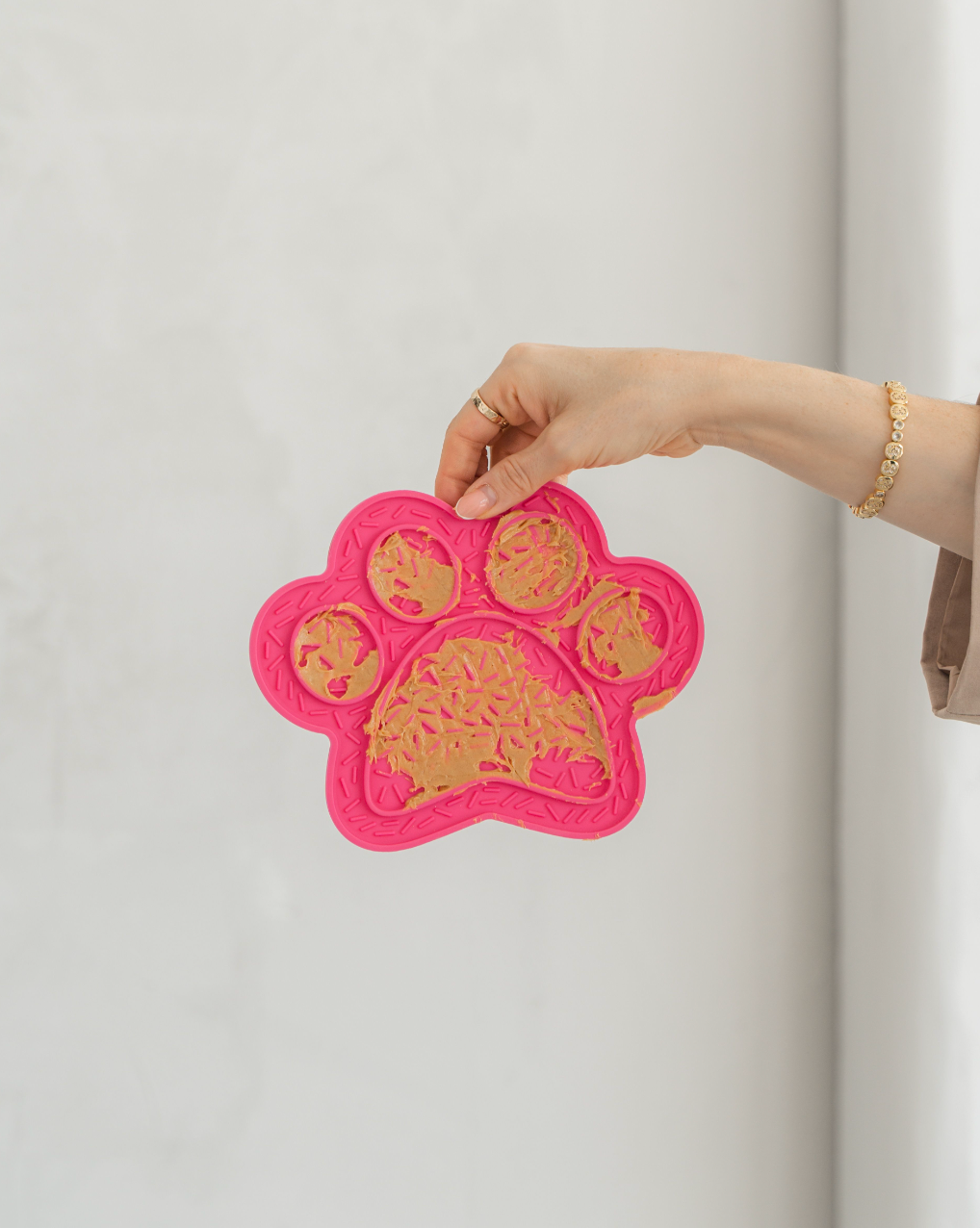 Tapis à lécher Hot Pink Paw Print Enrichment